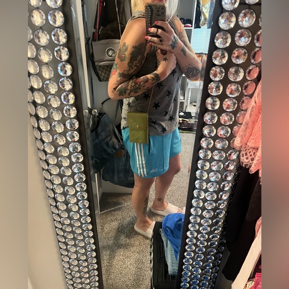 Authentic Louis Vuitton Vernis Crossbody - Picture 10 of 17